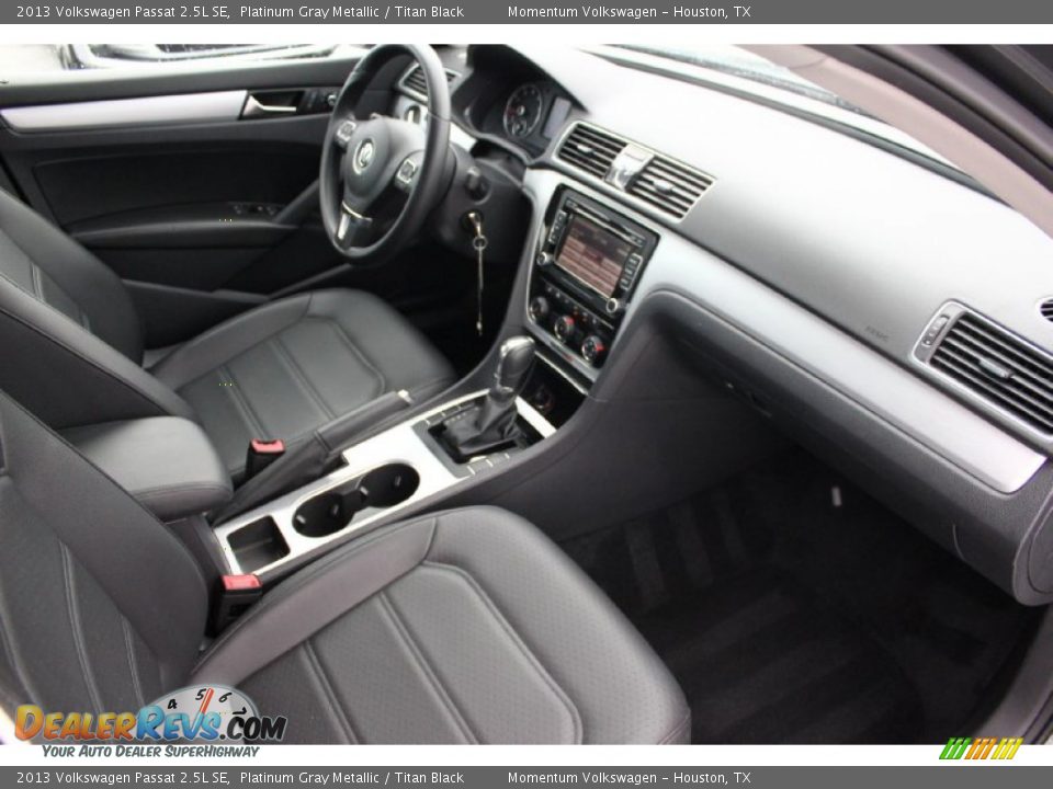 2013 Volkswagen Passat 2.5L SE Platinum Gray Metallic / Titan Black Photo #35