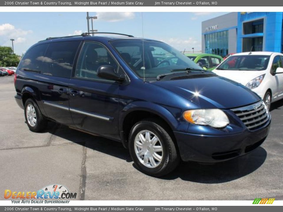 2006 Chrysler Town & Country Touring Midnight Blue Pearl / Medium Slate Gray Photo #2
