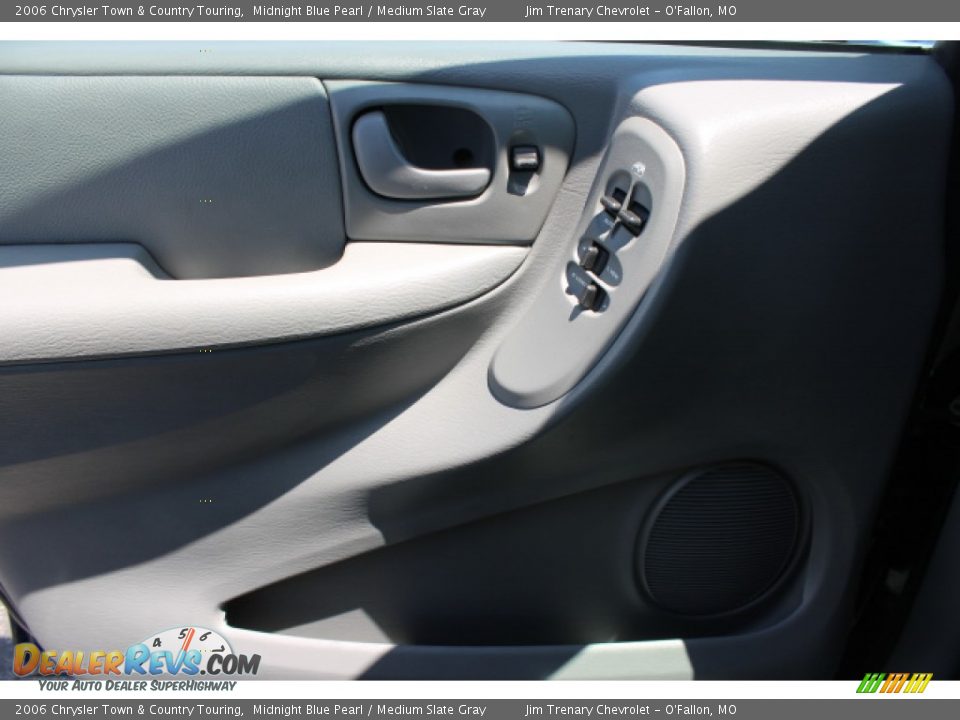 2006 Chrysler Town & Country Touring Midnight Blue Pearl / Medium Slate Gray Photo #15
