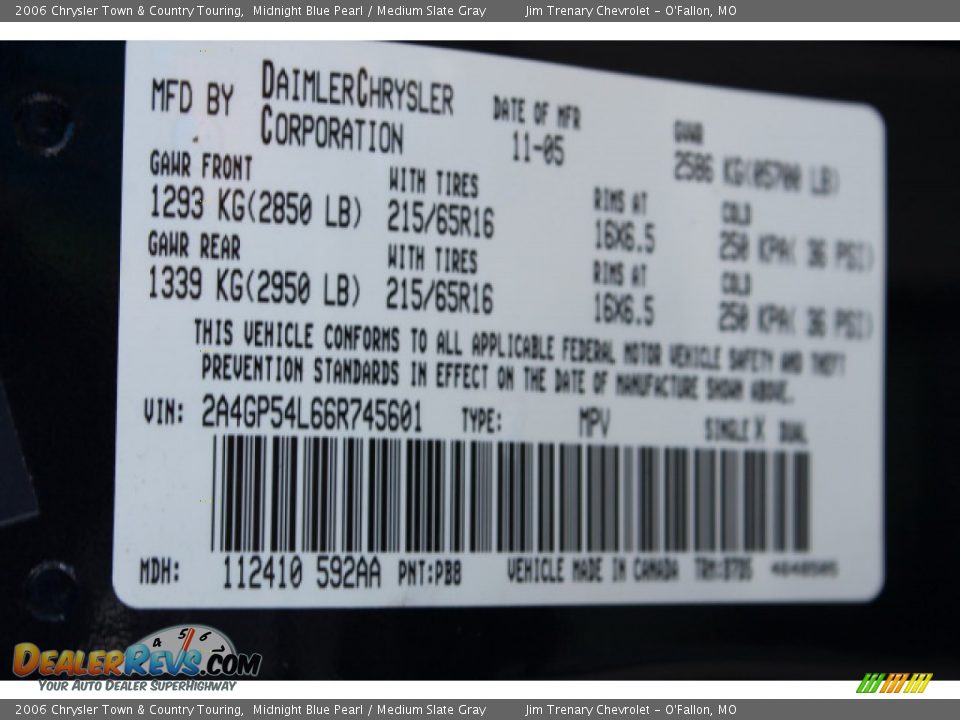 2006 Chrysler Town & Country Touring Midnight Blue Pearl / Medium Slate Gray Photo #17