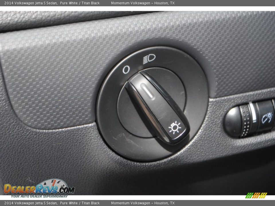 2014 Volkswagen Jetta S Sedan Pure White / Titan Black Photo #22