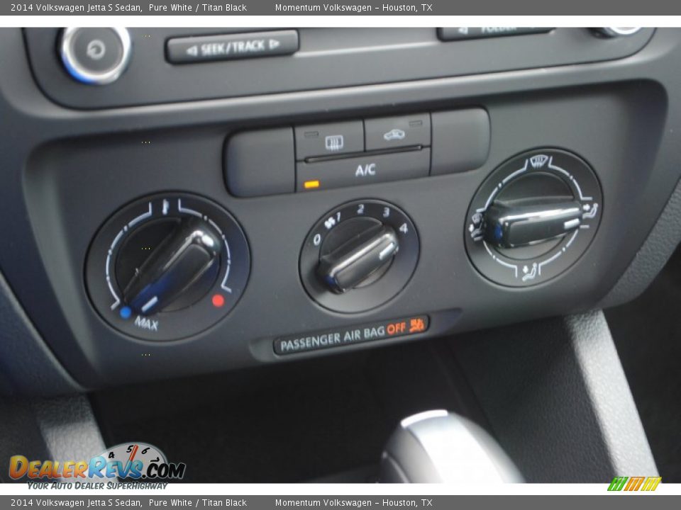 2014 Volkswagen Jetta S Sedan Pure White / Titan Black Photo #26
