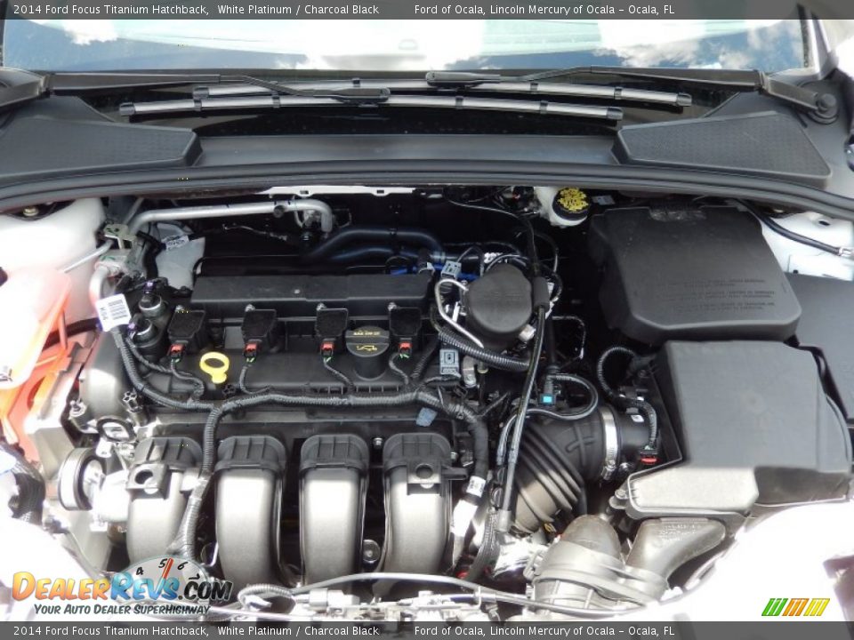 2014 Ford Focus Titanium Hatchback White Platinum / Charcoal Black Photo #11