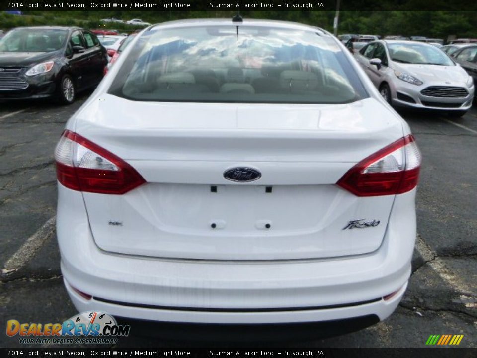 2014 Ford Fiesta SE Sedan Oxford White / Medium Light Stone Photo #3