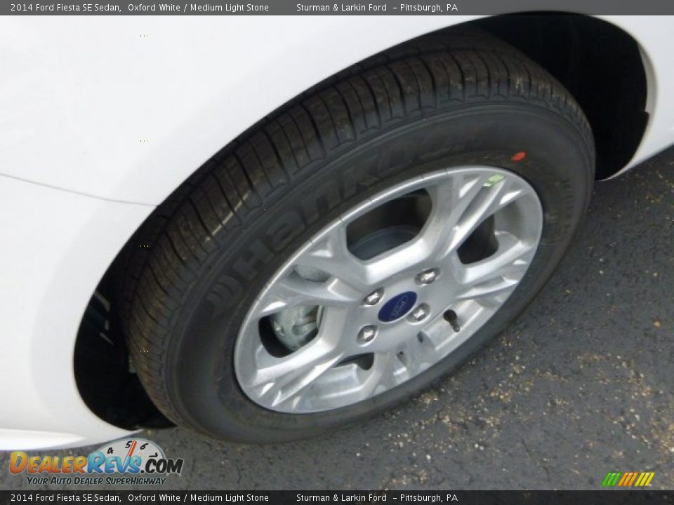 2014 Ford Fiesta SE Sedan Oxford White / Medium Light Stone Photo #7