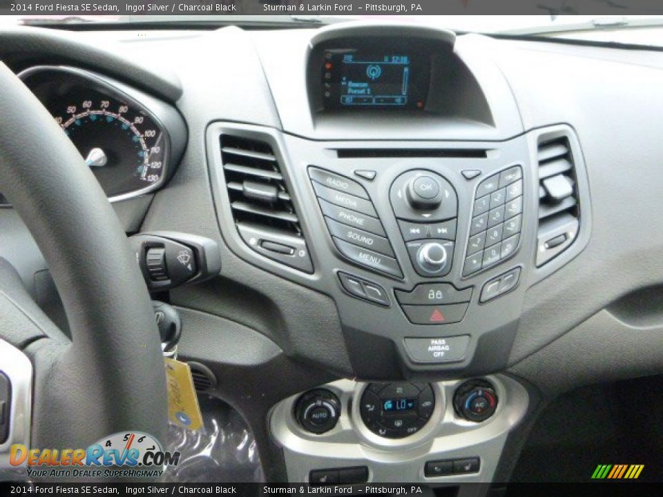 2014 Ford Fiesta SE Sedan Ingot Silver / Charcoal Black Photo #13