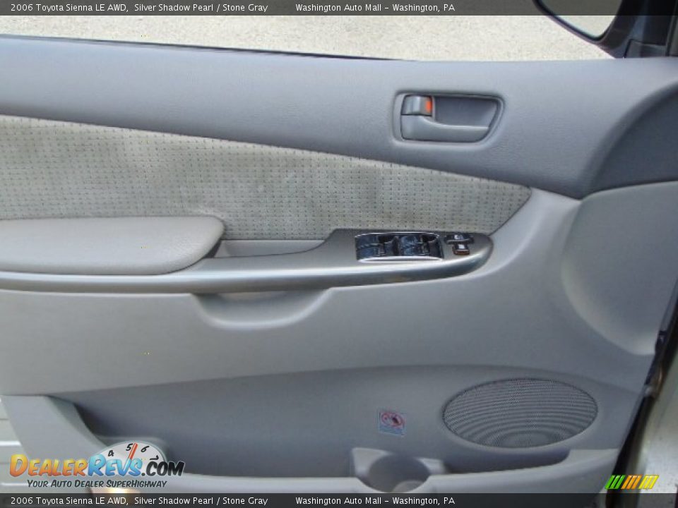Door Panel of 2006 Toyota Sienna LE AWD Photo #8