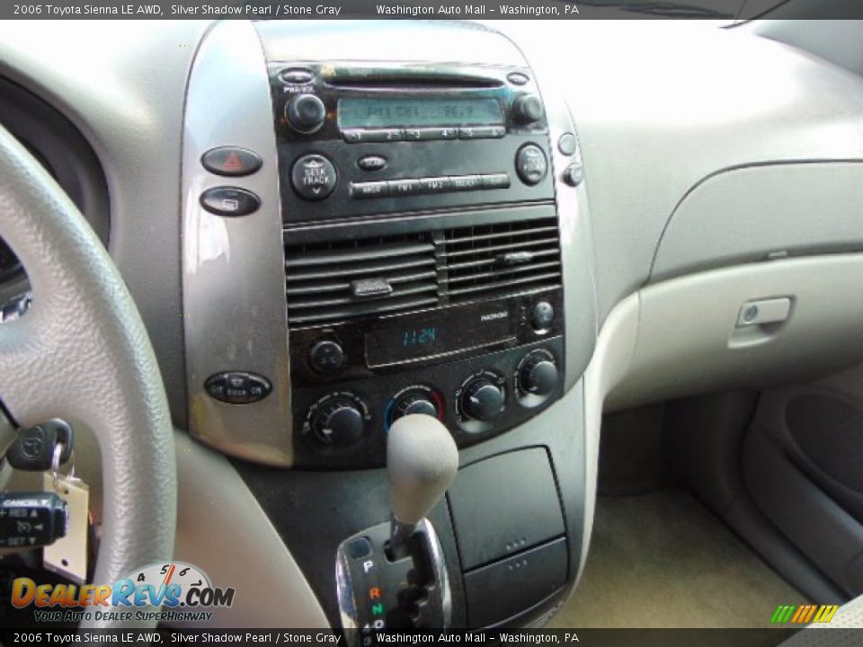 2006 Toyota Sienna LE AWD Silver Shadow Pearl / Stone Gray Photo #12