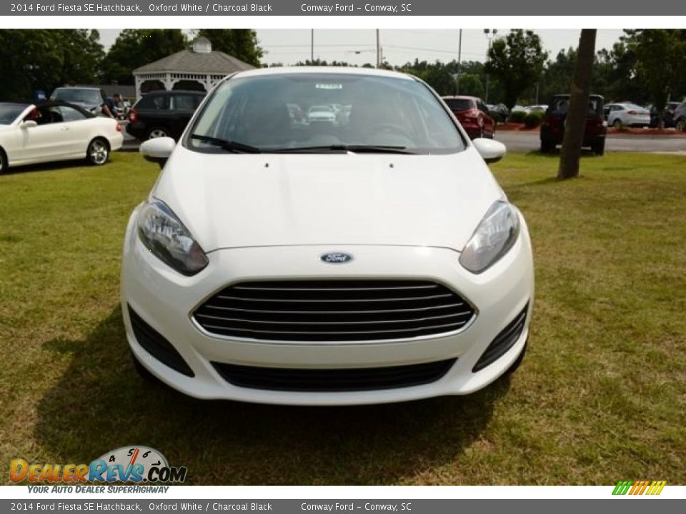 2014 Ford Fiesta SE Hatchback Oxford White / Charcoal Black Photo #2