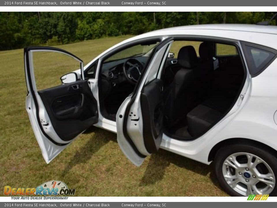 2014 Ford Fiesta SE Hatchback Oxford White / Charcoal Black Photo #10