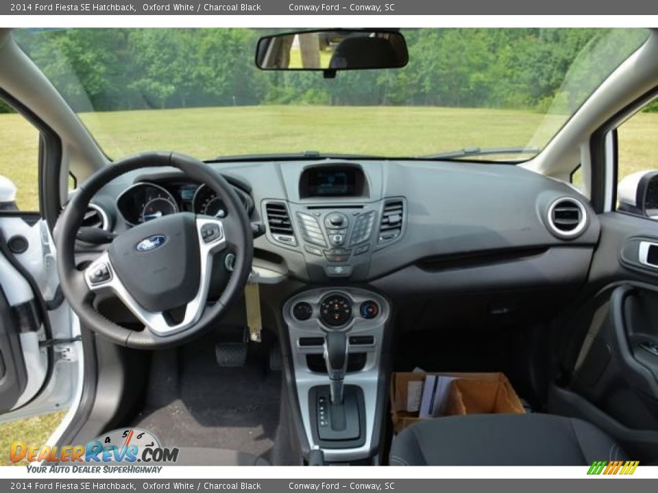 2014 Ford Fiesta SE Hatchback Oxford White / Charcoal Black Photo #12