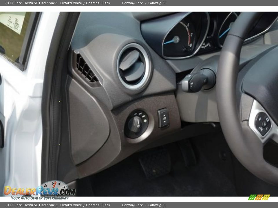 2014 Ford Fiesta SE Hatchback Oxford White / Charcoal Black Photo #20