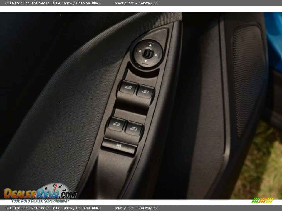 2014 Ford Focus SE Sedan Blue Candy / Charcoal Black Photo #18