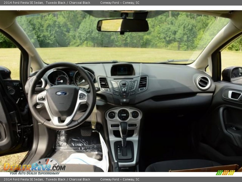 2014 Ford Fiesta SE Sedan Tuxedo Black / Charcoal Black Photo #12
