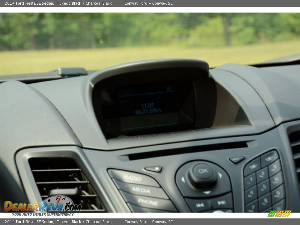 2014 Ford Fiesta SE Sedan Tuxedo Black / Charcoal Black Photo #24