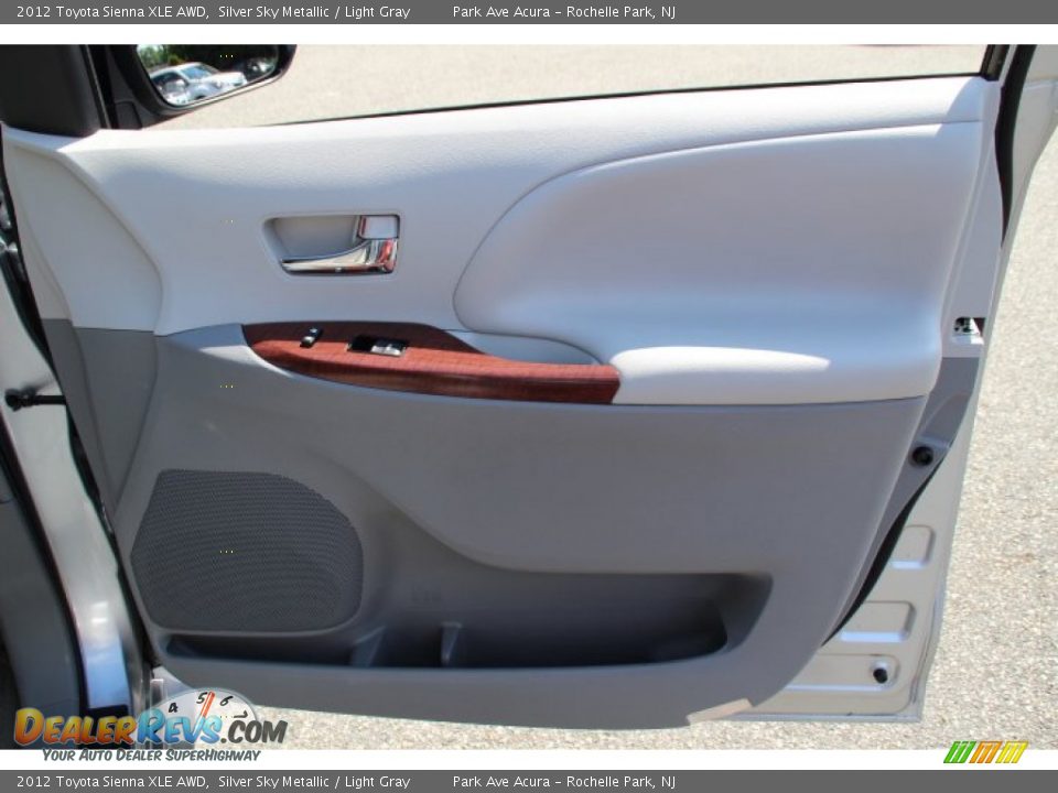 2012 Toyota Sienna XLE AWD Silver Sky Metallic / Light Gray Photo #26