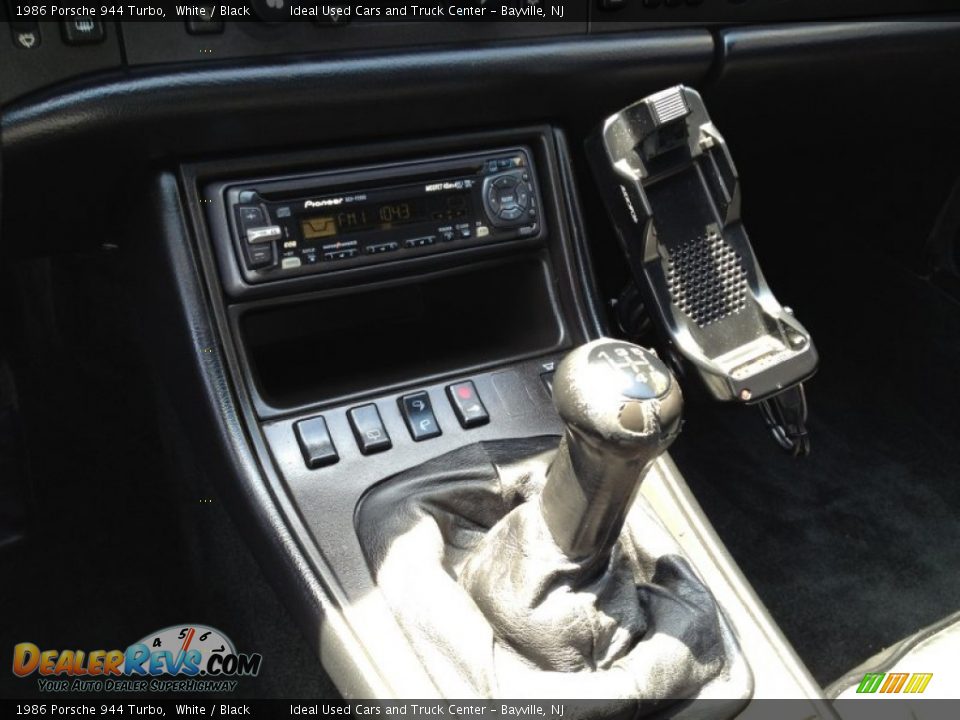 1986 Porsche 944 Turbo White / Black Photo #27