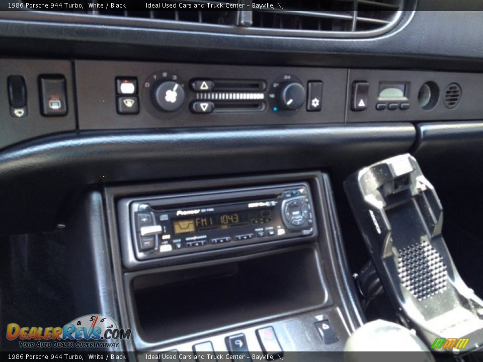 1986 Porsche 944 Turbo White / Black Photo #29