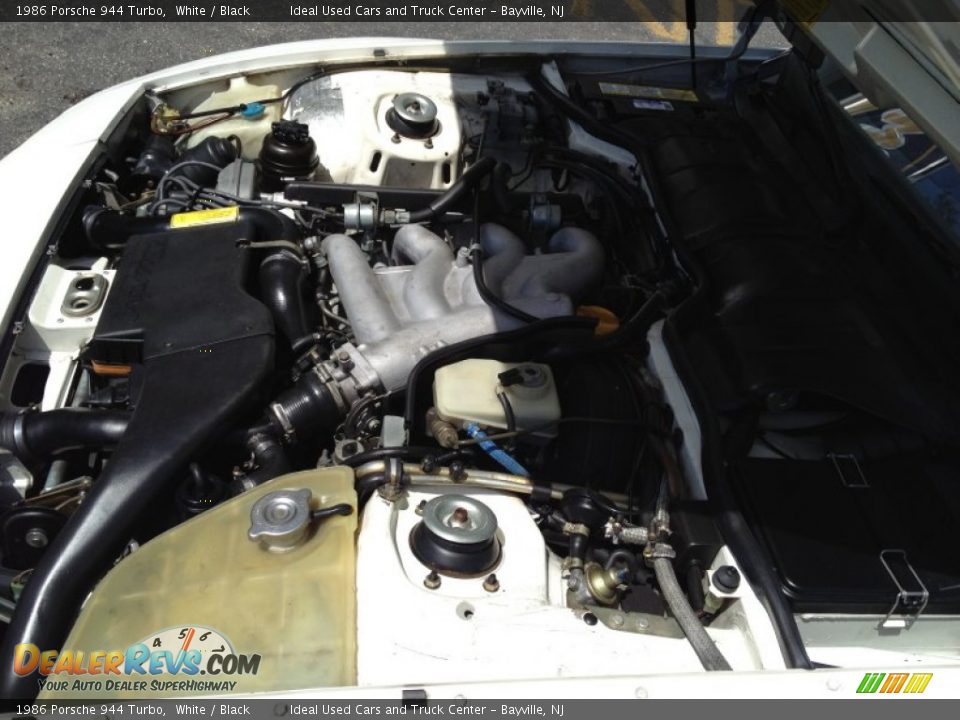 1986 Porsche 944 Turbo White / Black Photo #34