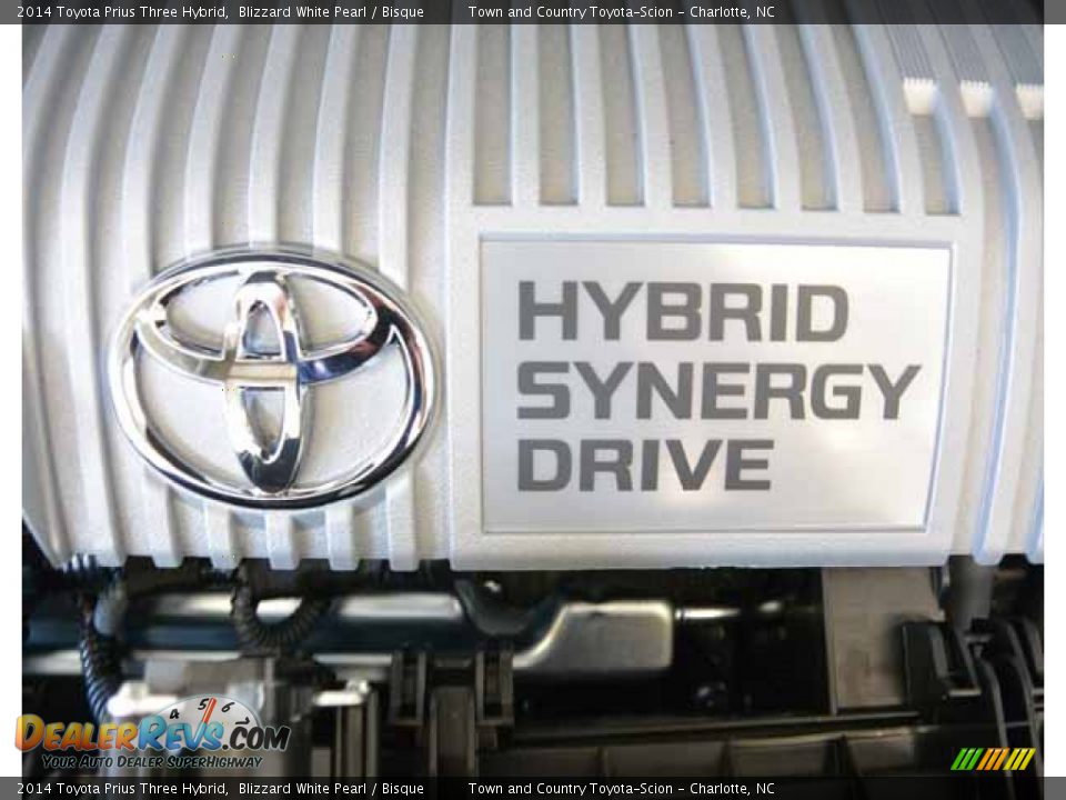 2014 Toyota Prius Three Hybrid Blizzard White Pearl / Bisque Photo #31