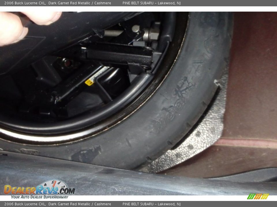 2006 Buick Lucerne CXL Dark Garnet Red Metallic / Cashmere Photo #22