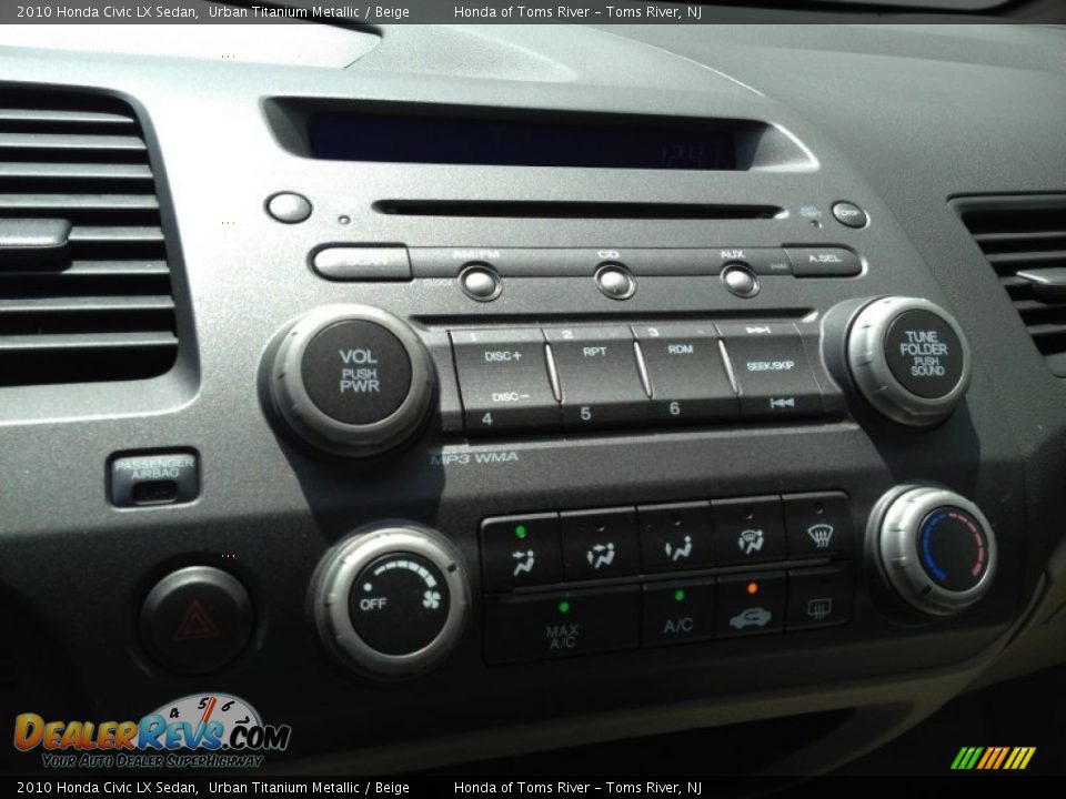 2010 Honda Civic LX Sedan Urban Titanium Metallic / Beige Photo #19