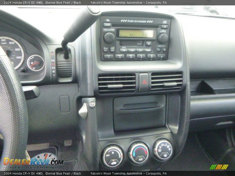 Controls of 2004 Honda CR-V EX 4WD Photo #23