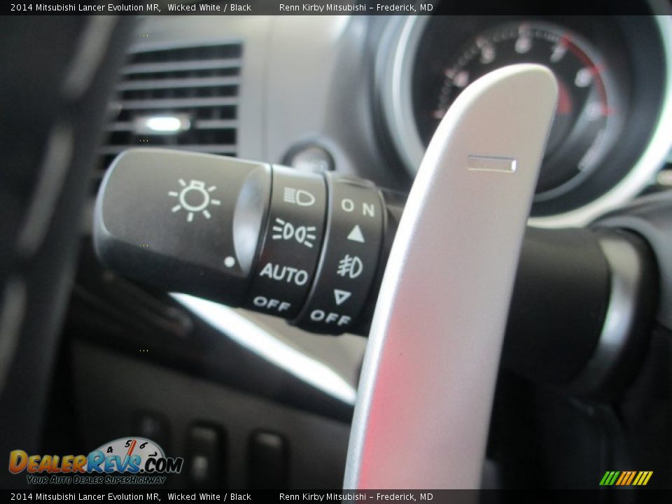 Controls of 2014 Mitsubishi Lancer Evolution MR Photo #23