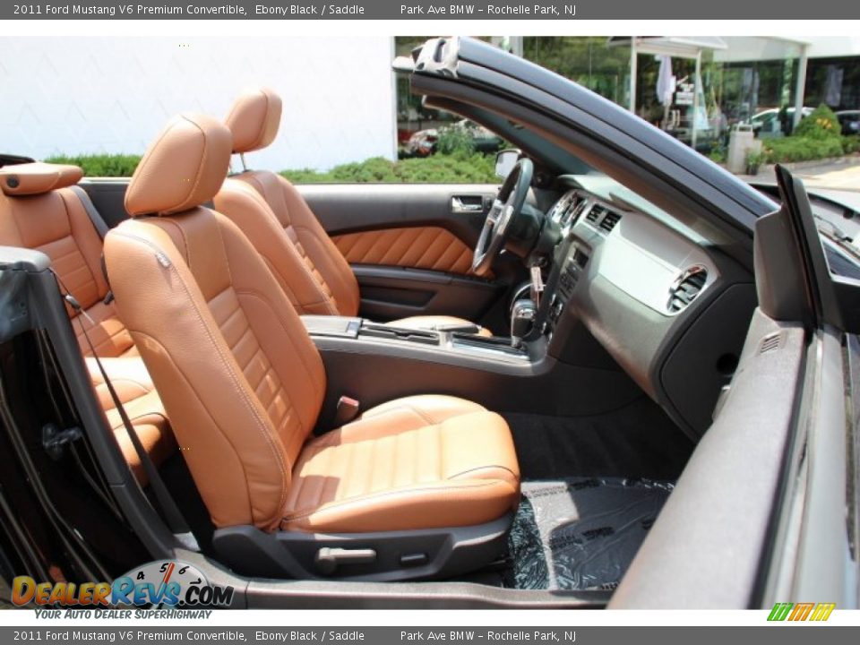 2011 Ford Mustang V6 Premium Convertible Ebony Black / Saddle Photo #26