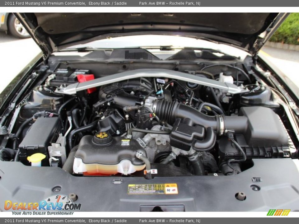 2011 Ford Mustang V6 Premium Convertible Ebony Black / Saddle Photo #28