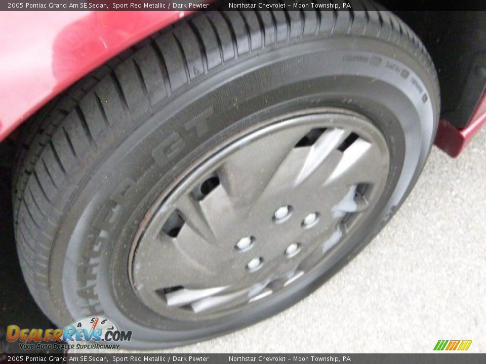 2005 Pontiac Grand Am SE Sedan Sport Red Metallic / Dark Pewter Photo #7