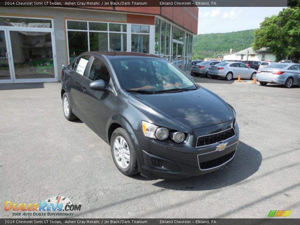 Front 3/4 View of 2014 Chevrolet Sonic LT Sedan Photo #2