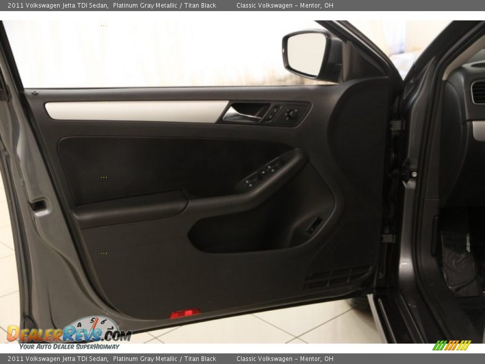 2011 Volkswagen Jetta TDI Sedan Platinum Gray Metallic / Titan Black Photo #4