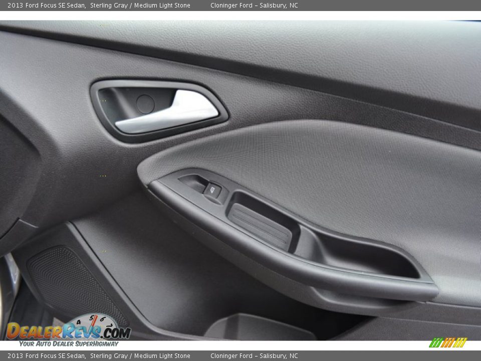 2013 Ford Focus SE Sedan Sterling Gray / Medium Light Stone Photo #14