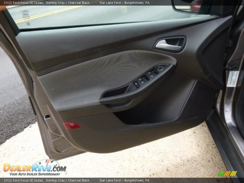 2013 Ford Focus SE Sedan Sterling Gray / Charcoal Black Photo #11
