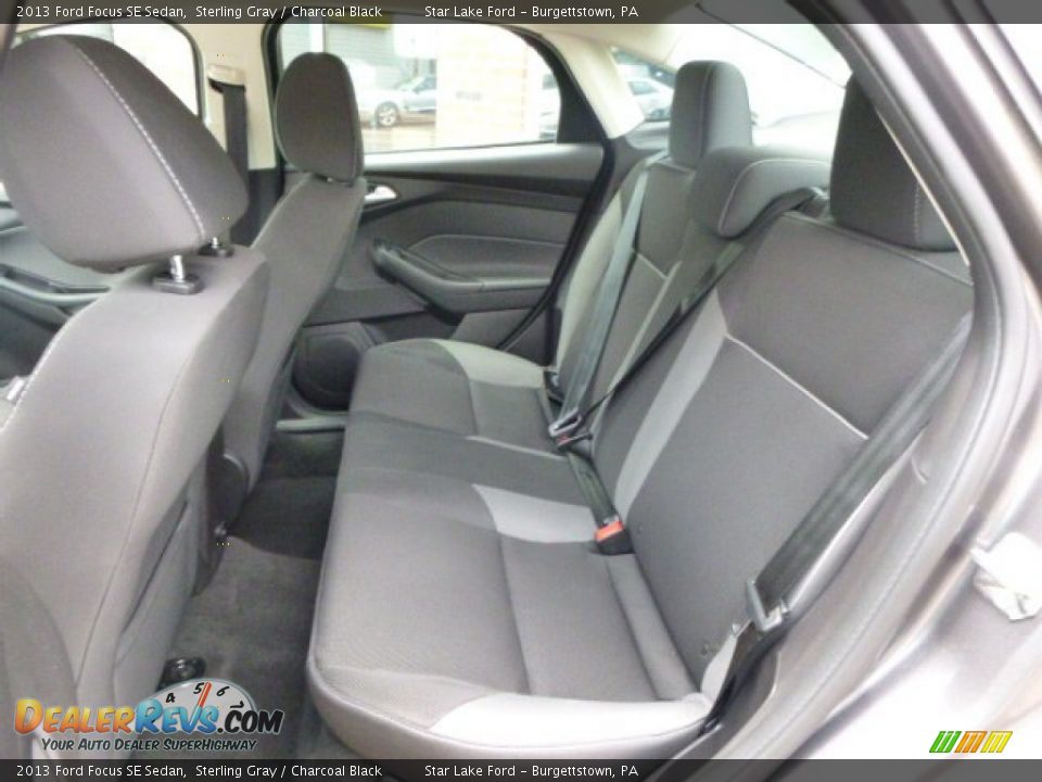 2013 Ford Focus SE Sedan Sterling Gray / Charcoal Black Photo #12