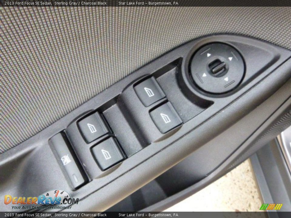 2013 Ford Focus SE Sedan Sterling Gray / Charcoal Black Photo #15
