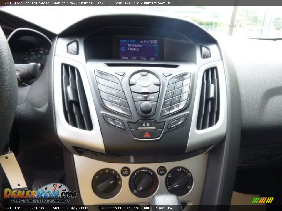 2013 Ford Focus SE Sedan Sterling Gray / Charcoal Black Photo #16