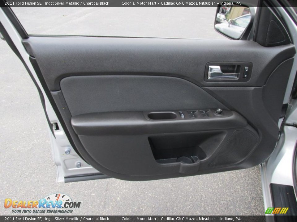 Door Panel of 2011 Ford Fusion SE Photo #11