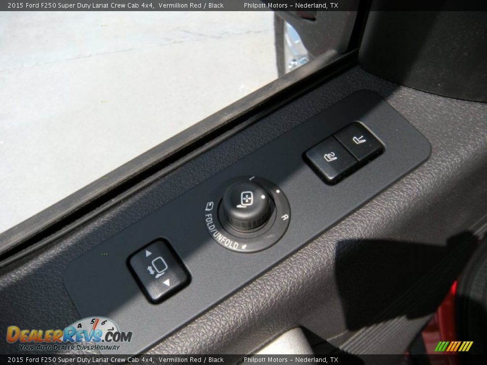 Controls of 2015 Ford F250 Super Duty Lariat Crew Cab 4x4 Photo #25