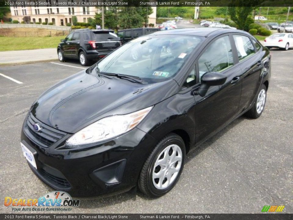 2013 Ford Fiesta S Sedan Tuxedo Black / Charcoal Black/Light Stone Photo #5