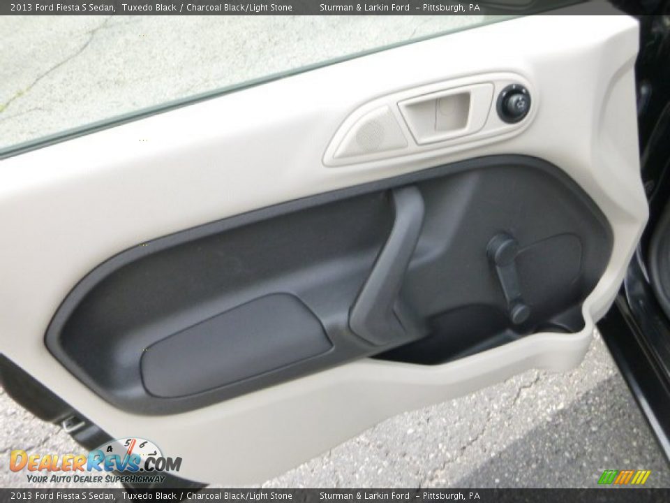 2013 Ford Fiesta S Sedan Tuxedo Black / Charcoal Black/Light Stone Photo #11