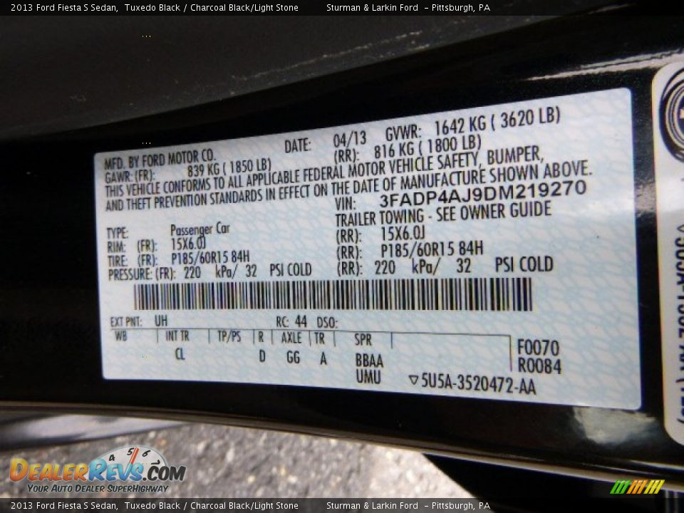 2013 Ford Fiesta S Sedan Tuxedo Black / Charcoal Black/Light Stone Photo #14