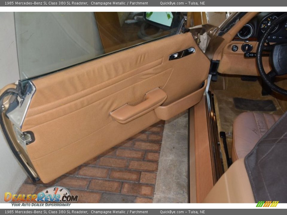 1985 Mercedes-Benz SL Class 380 SL Roadster Champagne Metallic / Parchment Photo #13