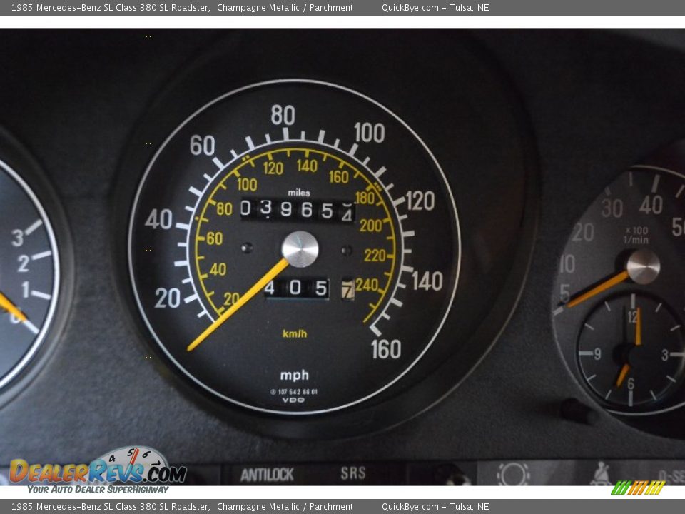 1985 Mercedes-Benz SL Class 380 SL Roadster Champagne Metallic / Parchment Photo #16