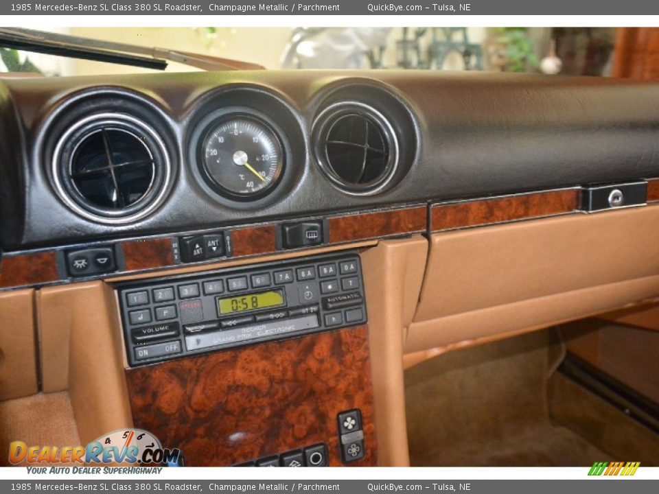 1985 Mercedes-Benz SL Class 380 SL Roadster Champagne Metallic / Parchment Photo #18