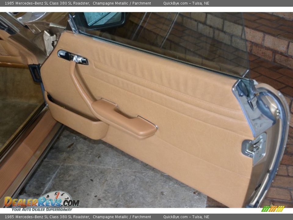 1985 Mercedes-Benz SL Class 380 SL Roadster Champagne Metallic / Parchment Photo #22