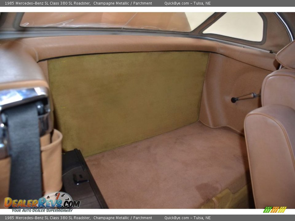 1985 Mercedes-Benz SL Class 380 SL Roadster Champagne Metallic / Parchment Photo #24