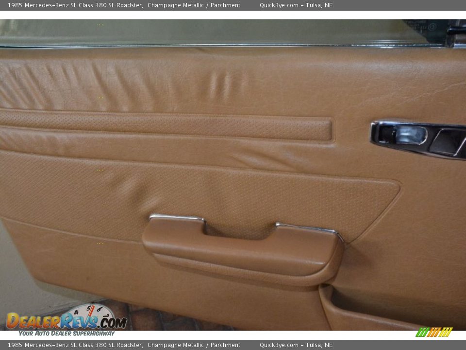 1985 Mercedes-Benz SL Class 380 SL Roadster Champagne Metallic / Parchment Photo #27