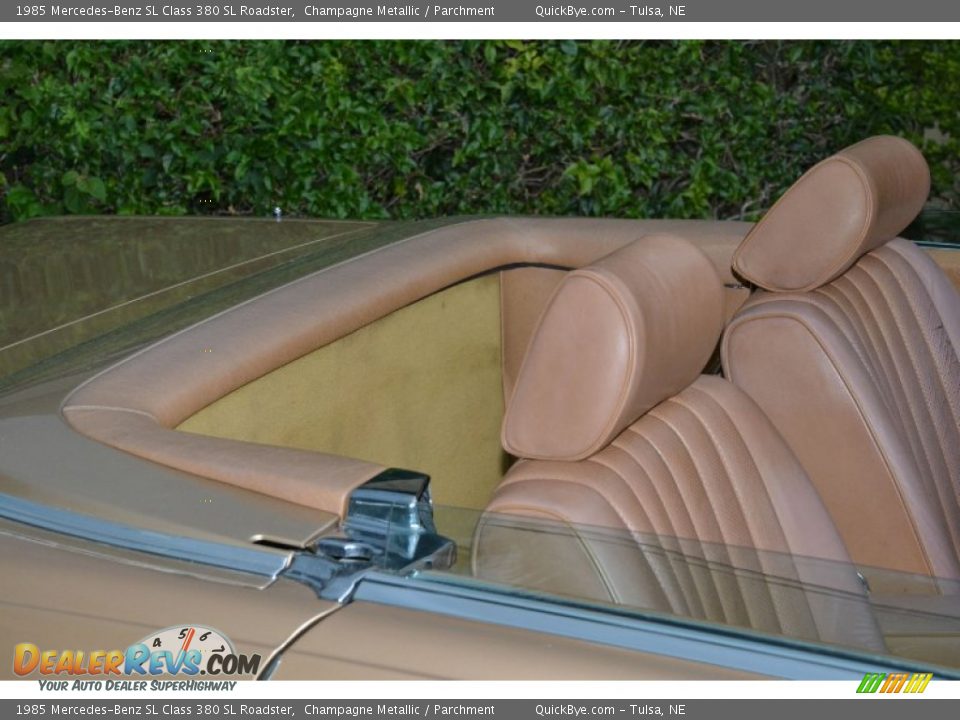 1985 Mercedes-Benz SL Class 380 SL Roadster Champagne Metallic / Parchment Photo #29